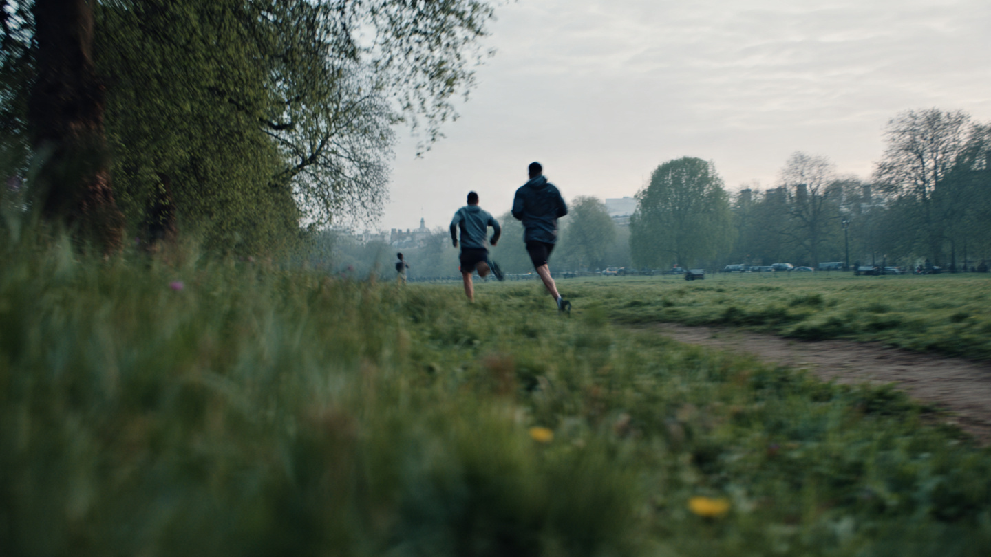 A traveler enjoying outdoor adventure activities in London while exploring the city’s scenic urban landscape.
