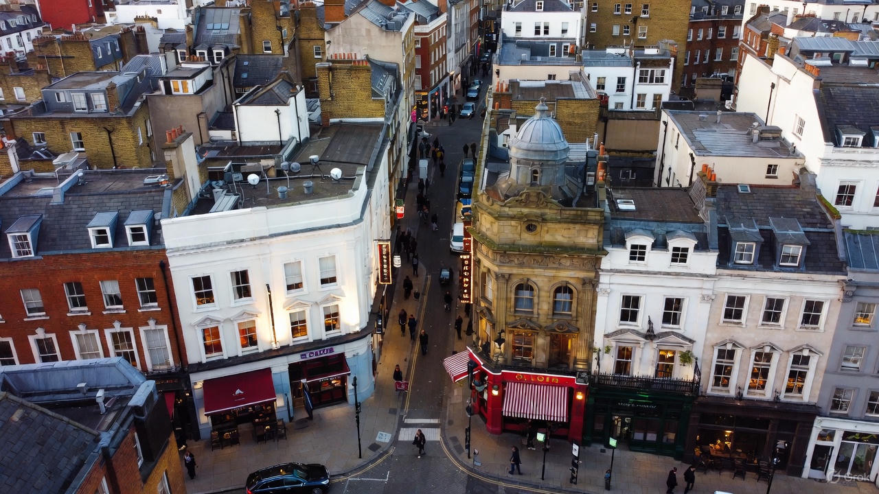 Cultural things to do in London in Soho with lively streets, historic theaters, creative venues, and an artistic neighborhood atmosphere reflecting music, theatre, and nightlife culture