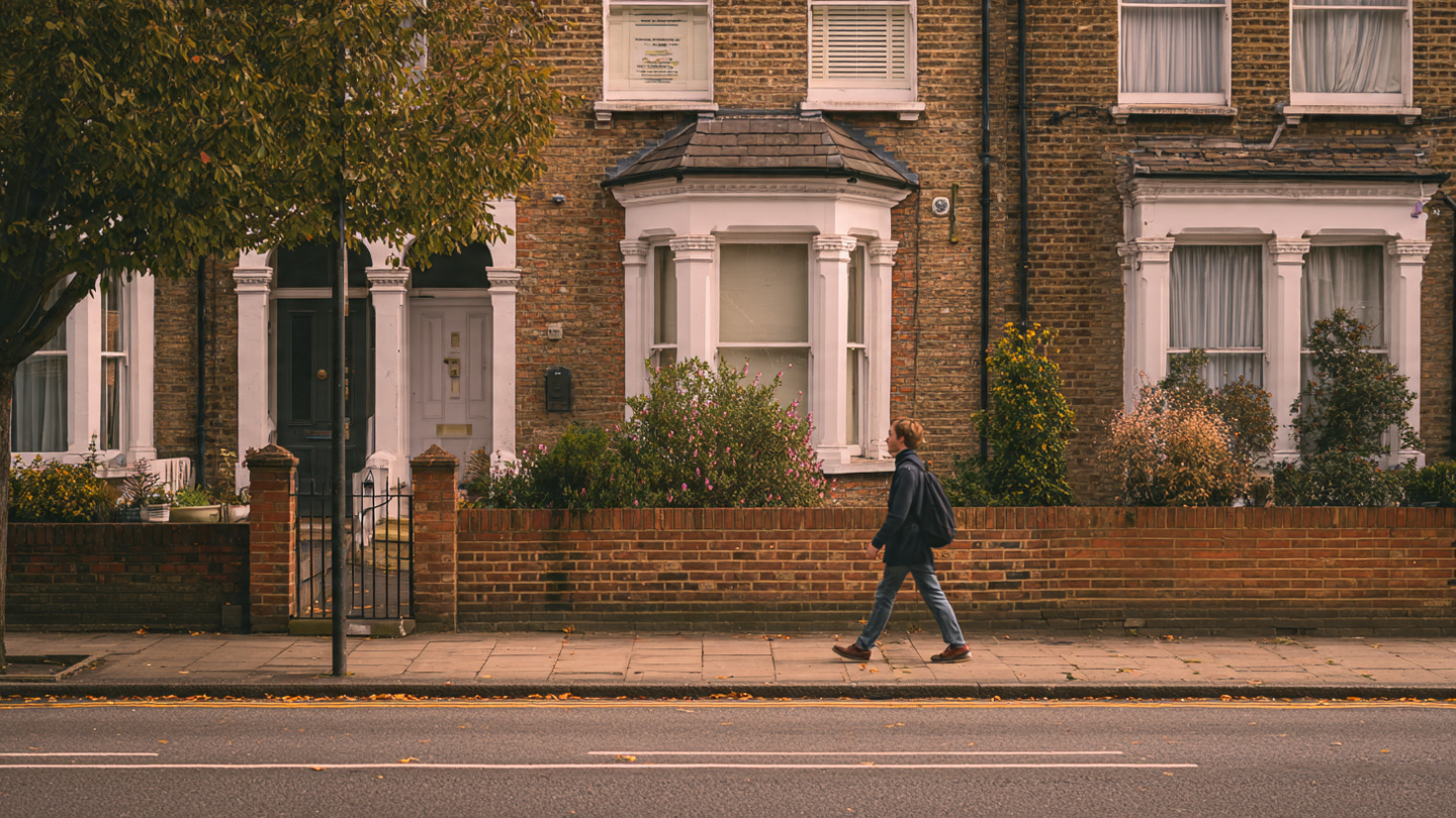 Quiet residential street in one of the underrated neighborhoods in London, showing everyday local life and classic homes in an authentic, lesser-known London district